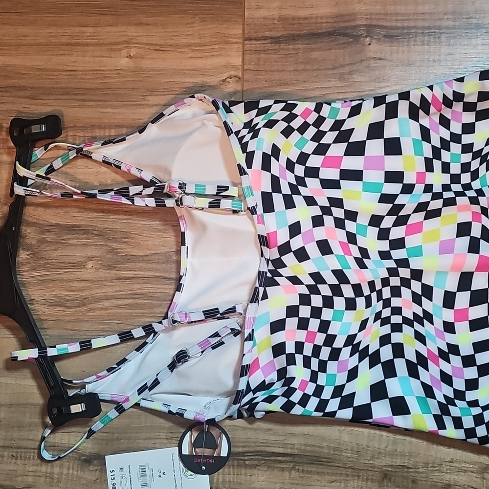 Swimsuite - Picture 4 of 6